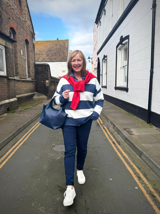 Why Midlife Fashion Isn’t a Crisis – It’s a Comeback
(And the Psychology Behind Dressing Like You Mean It)
