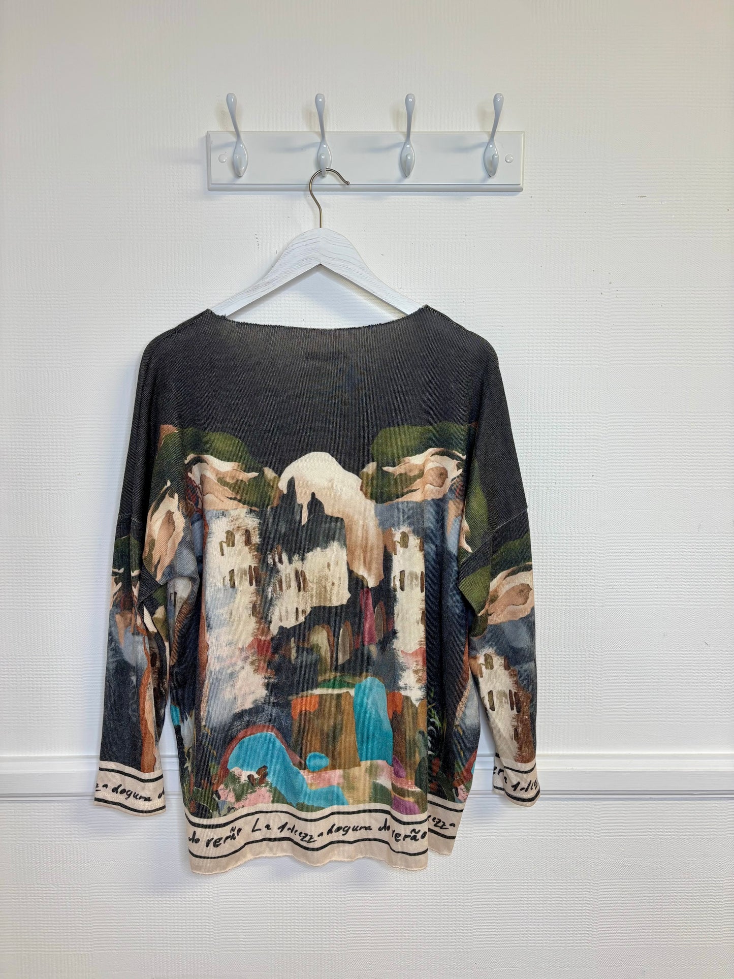 Rachel Landscape Print Fine Knit V Neck Top - Charcoal Or Burgundy