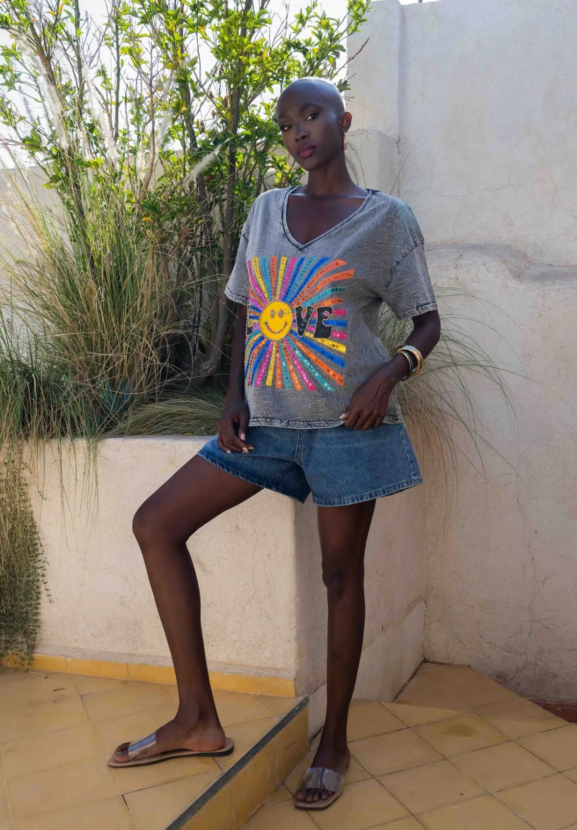Embellished LOVE Smiley Sunburst V Neck T-Shirt - Stone Wash Grey