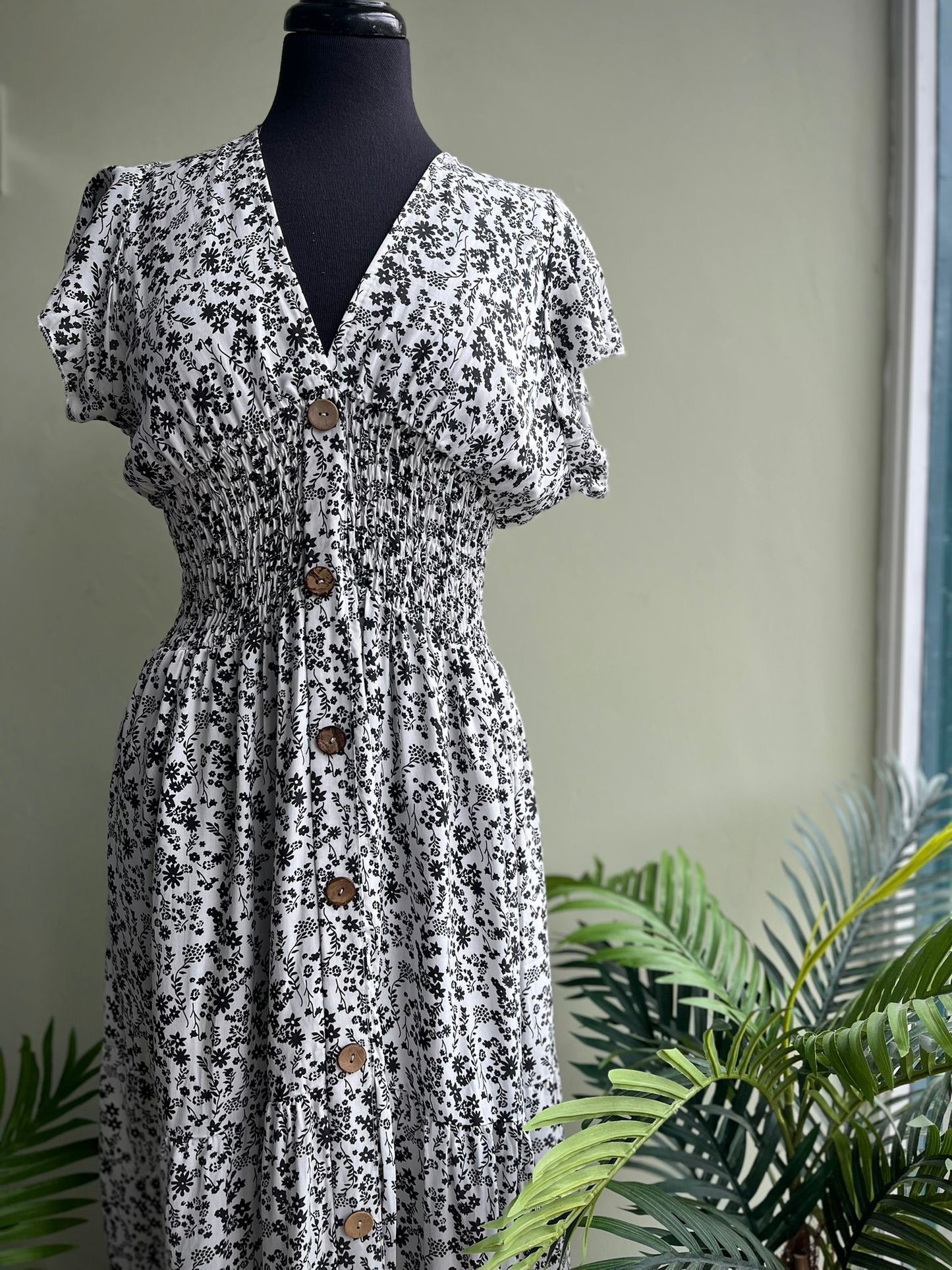 Meadow Ditsy Print Shirred Waist Maxi Dress With Short Frill Sleeves - Black Or Blue