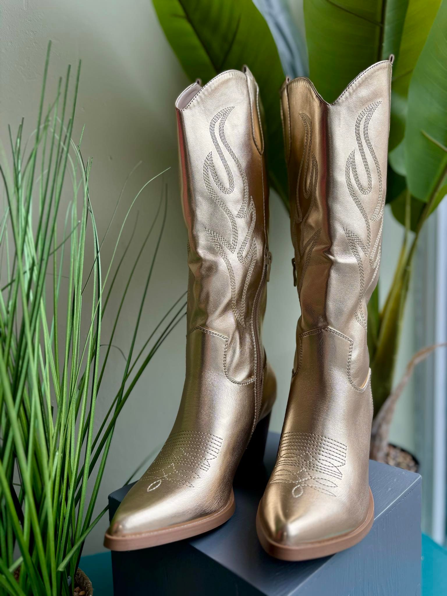 Embellished cowboy boots shops