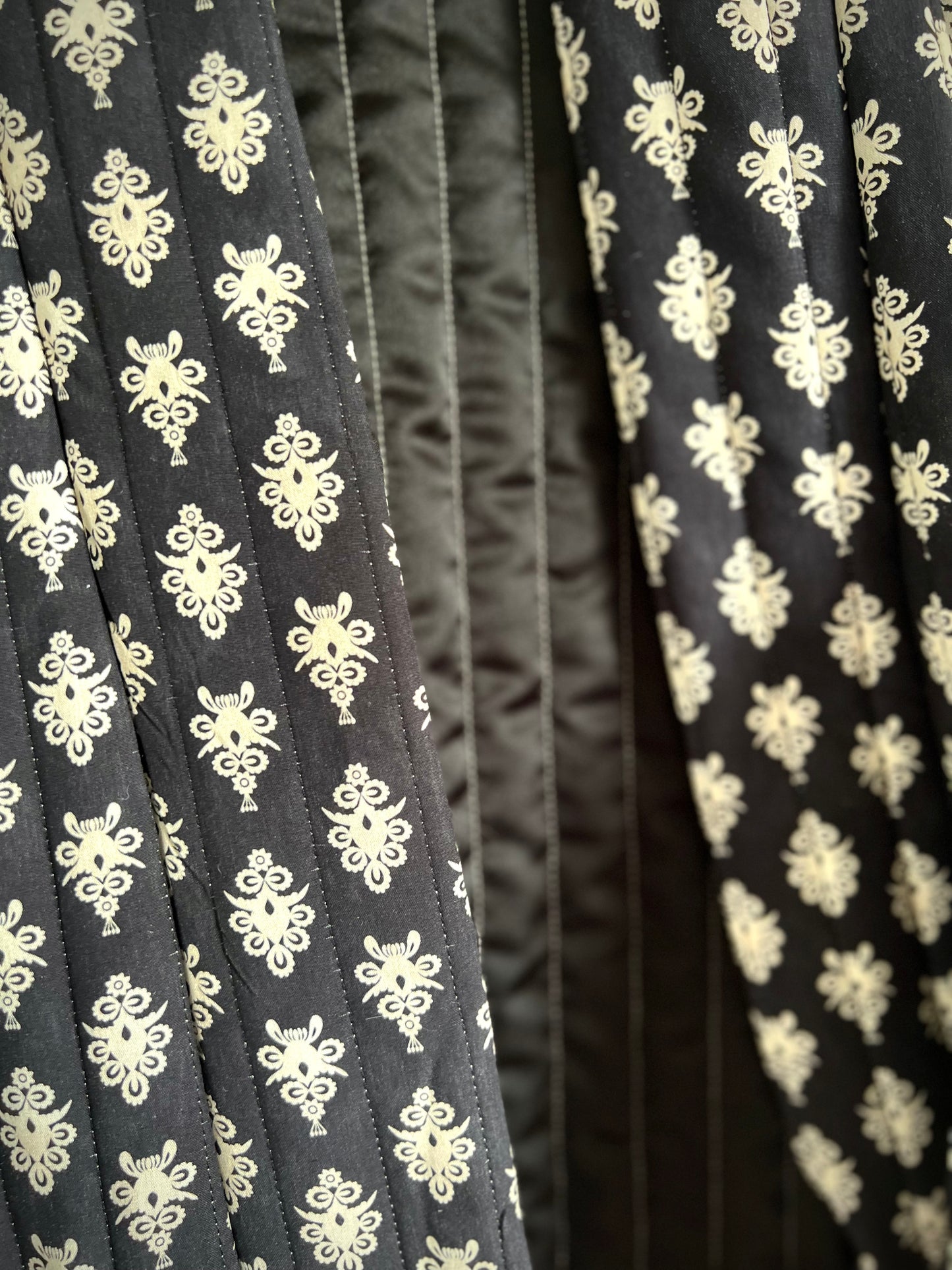 Hannah Black & Cream Paisley Print Indian Style Quilted Jacket