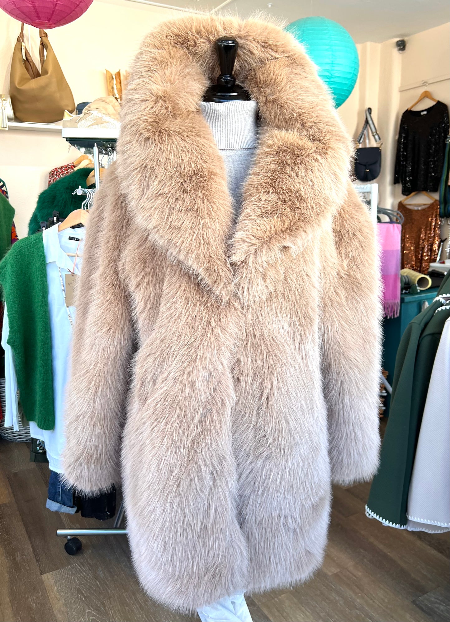 Mina Camel Beige Luxe Fur Fur Coat