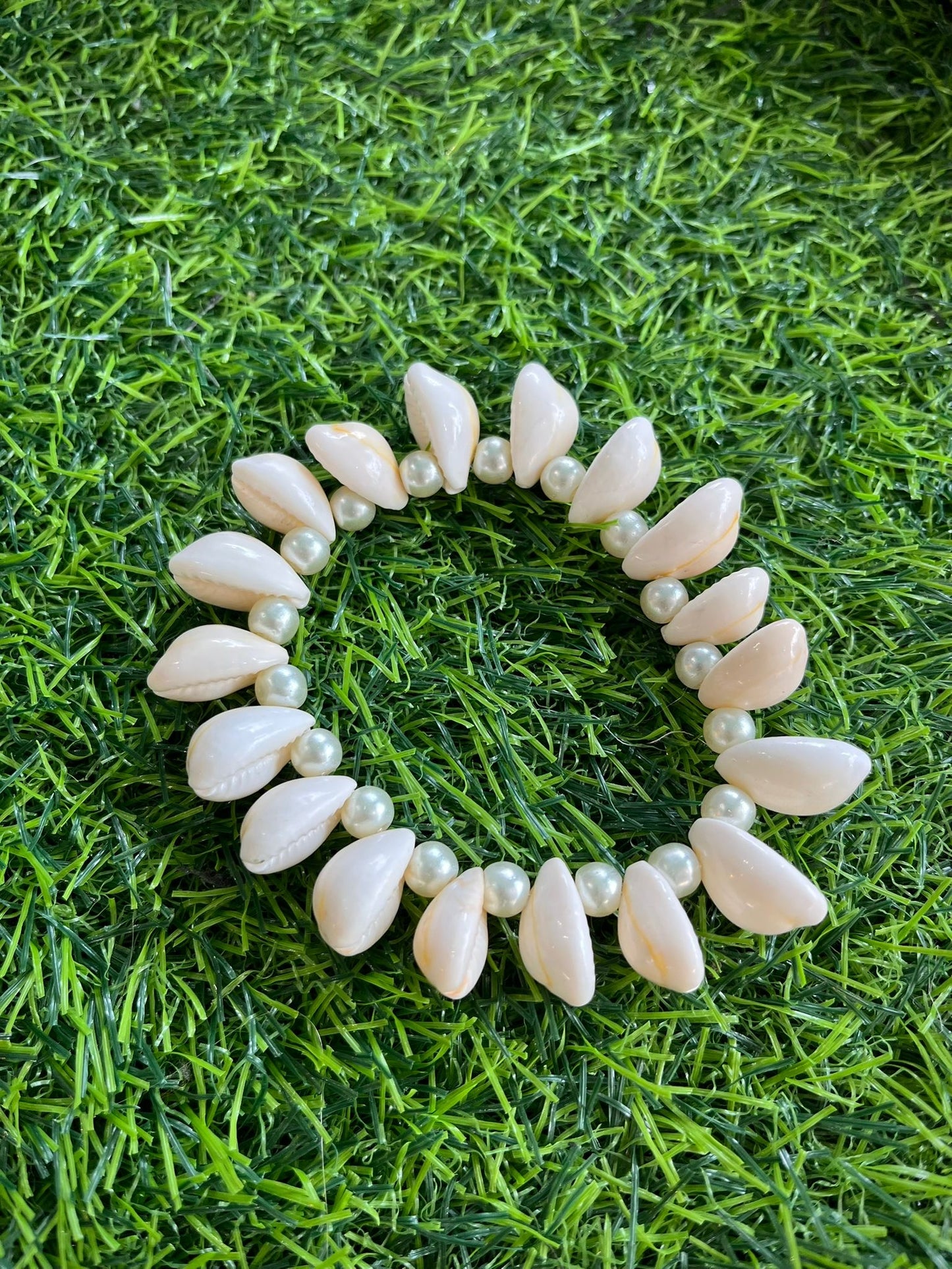 Beachy Handmade Shell & Faux Pearl Stretch Bracelet