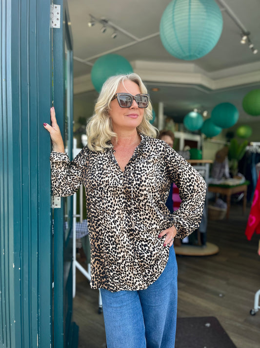 Rebecca Relaxed Fit Leopard Print Blouse With Frill Collar