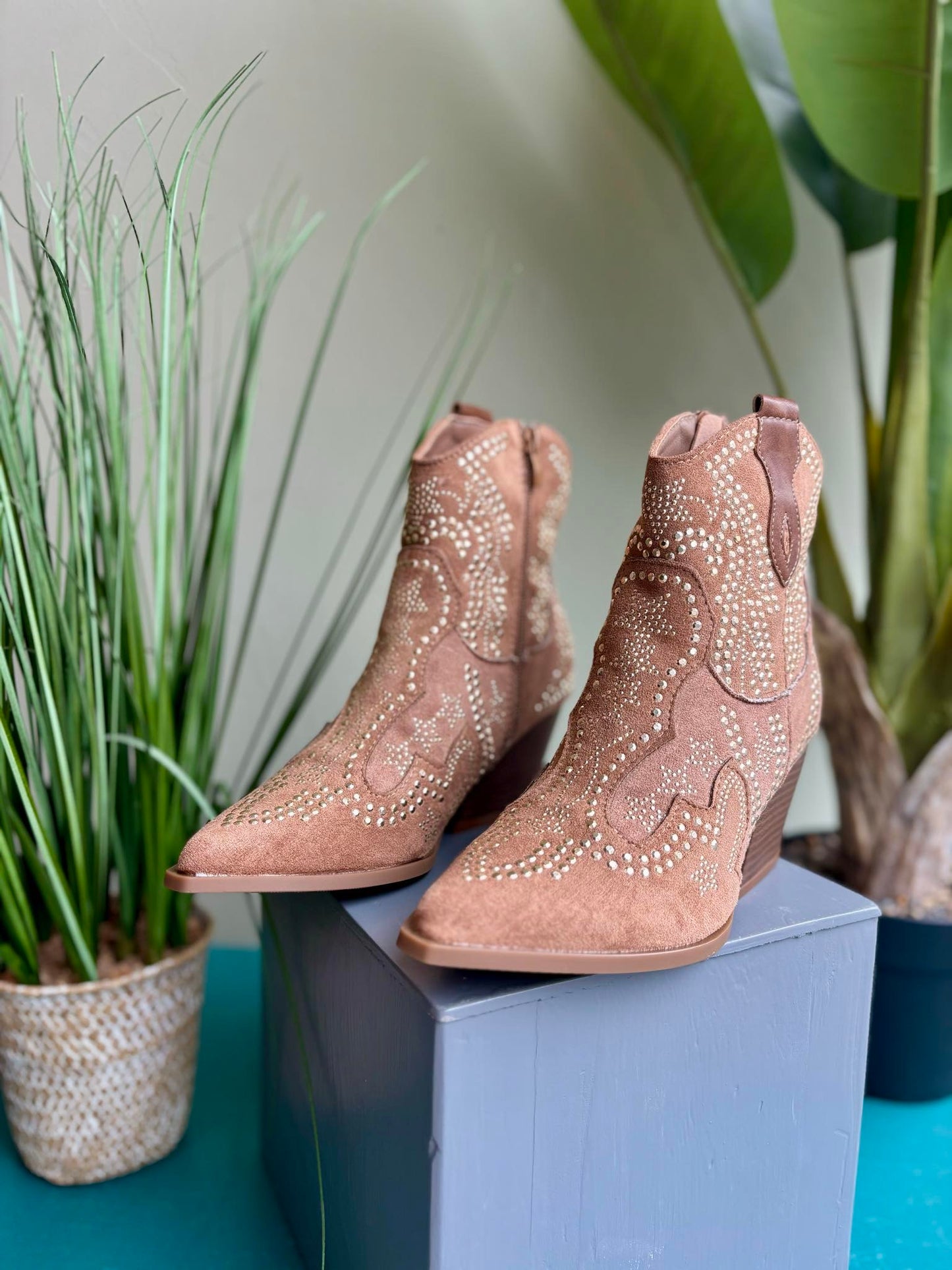 Betty Stud Embellished Faux Suede Short Ankle Cowboy Boots - Light Tan