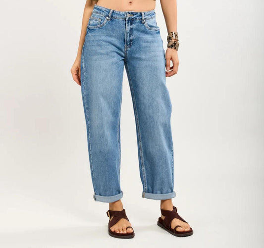 Toxik Subtle Barrel Leg Jeans - Light Denim Wash