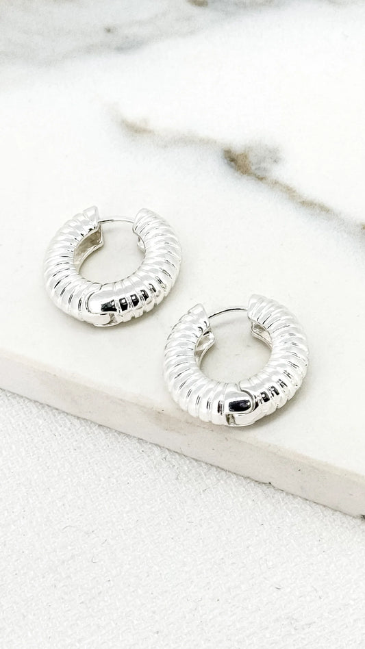 Envy Jewellery Ribbed Huggie Hoop Earrings- Silver