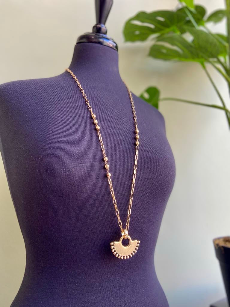 Envy Jewellery Long gold chain necklace with ball detail and fan pendant