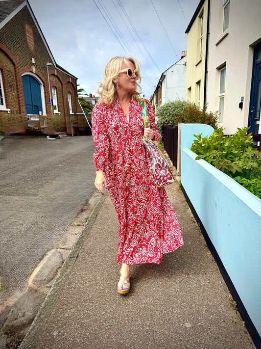 Tamsin Cotton Lawn Tiered Loose Maxi Dress - Red & White Paisley