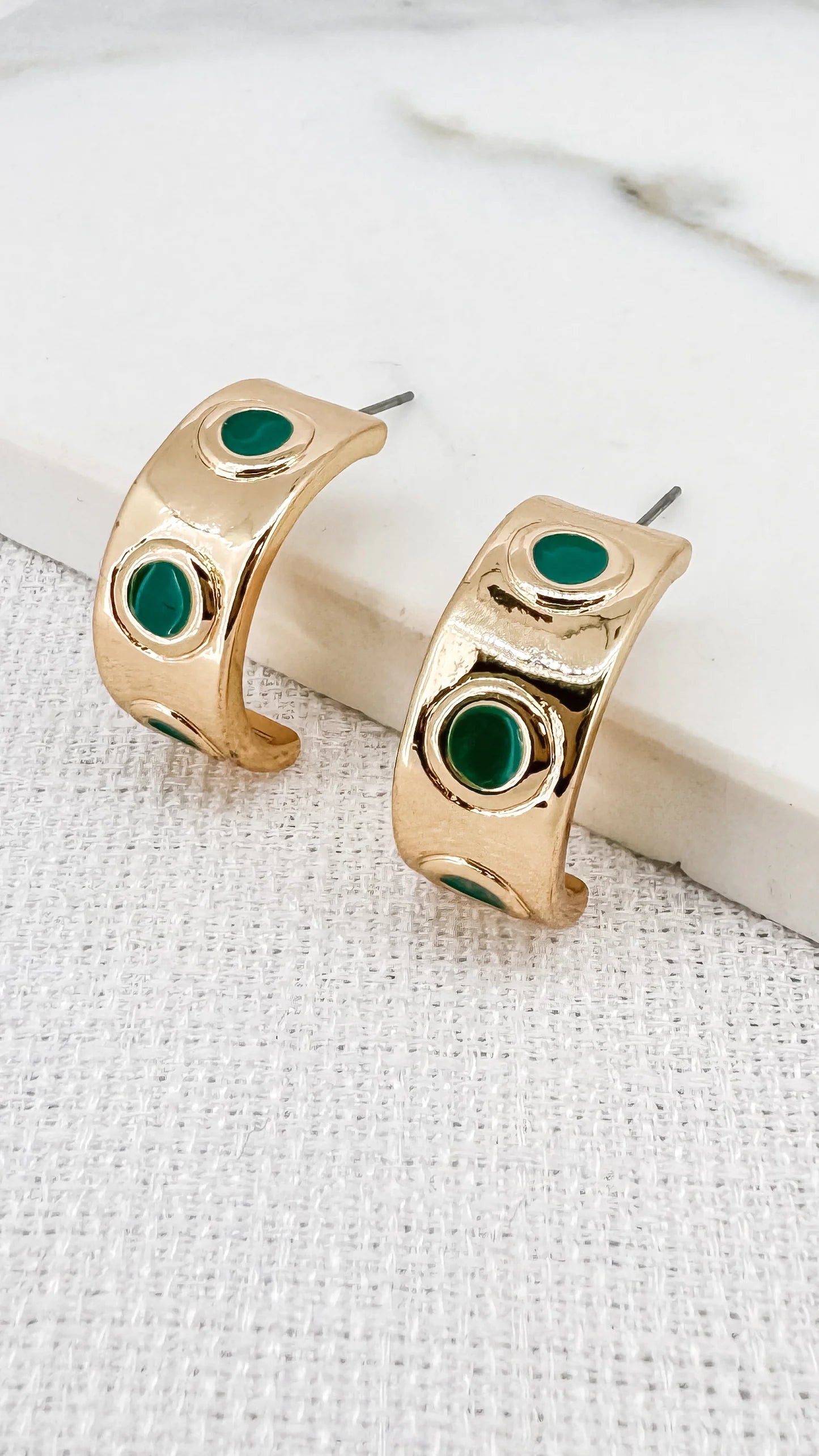 Envy Jewellery Hammered Gold Tone Half Hoop Earrings With Green Circular Inserts