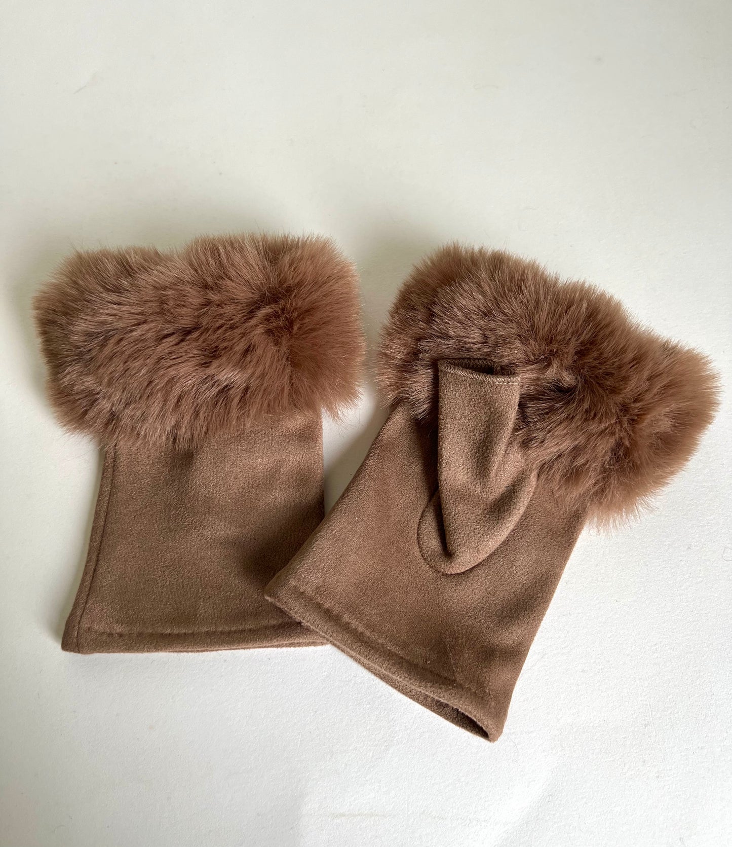 Faux Fur & Suedette Fingerless Gloves taupe 