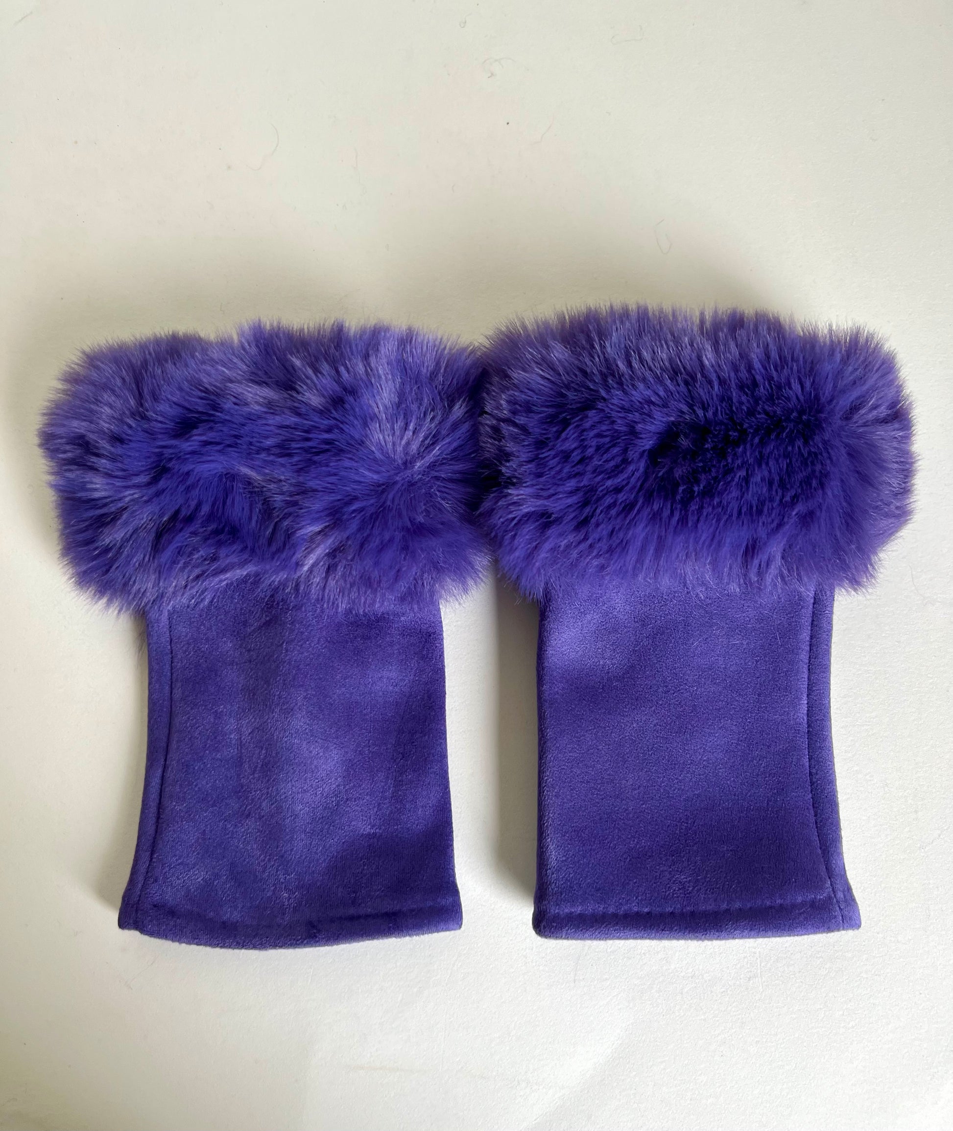 Faux Fur & Suedette Fingerless Gloves purple 